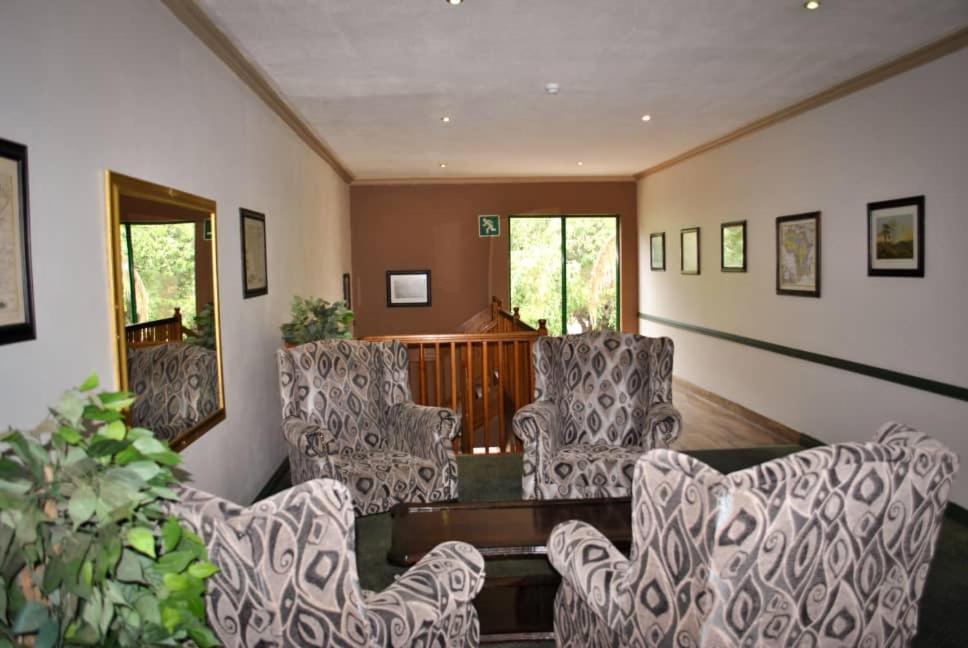 Diggers Inn Francistown Exterior photo